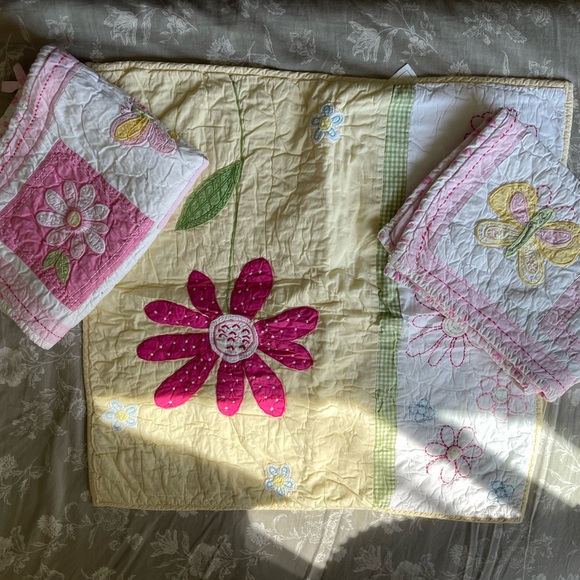Pottery Barn Kids Soft Yellow quilted pillowcases 1Euro 2 Standard - Picture 1 of 13